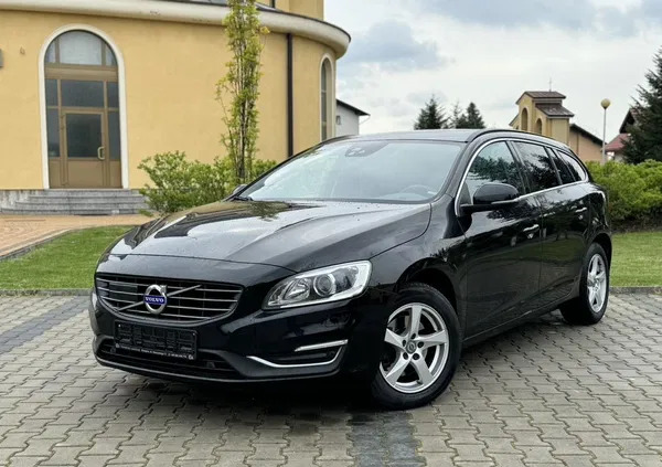 volvo v60 rzeszów Volvo V60 cena 47900 przebieg: 199000, rok produkcji 2015 z Rzeszów